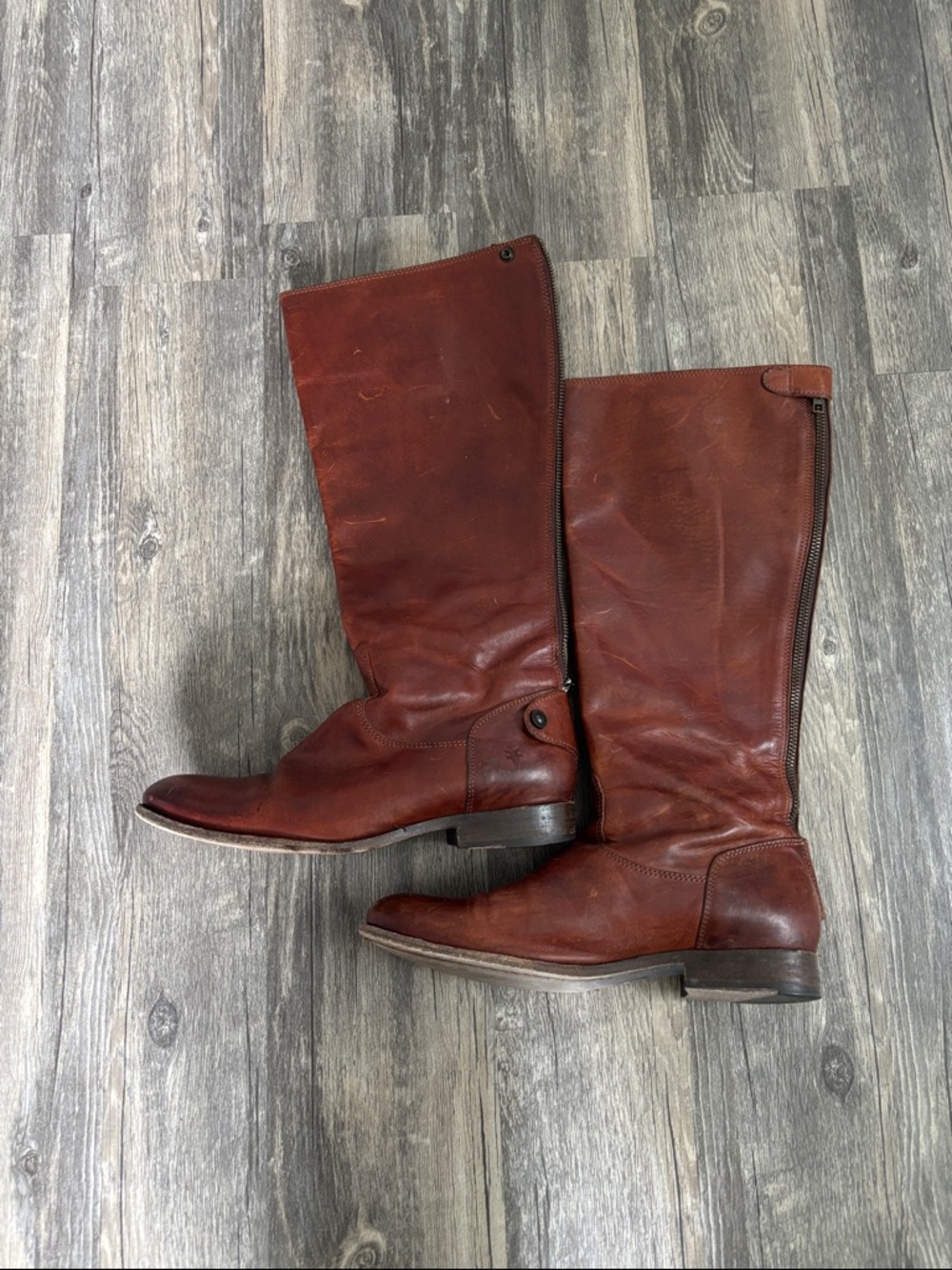 Frye Tan and Black Leather Label Detail